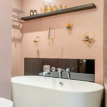 Veeve - Mid-century Maestro *