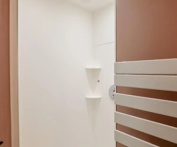 Veeve - Mid-century Maestro Apartament