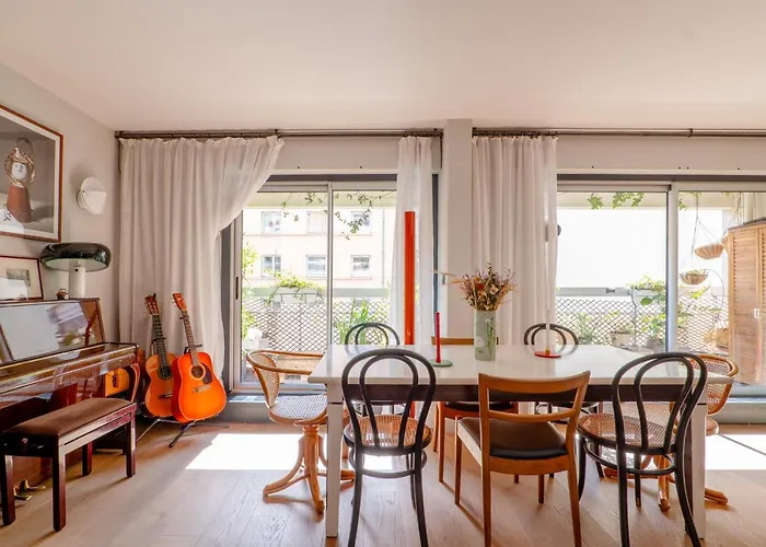 Veeve - Mid-century Maestro Apartment